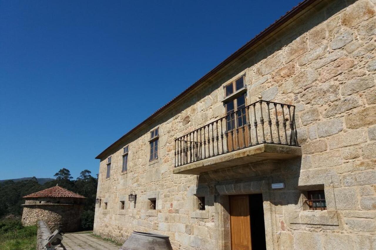 Monasterio Y De Casa de hóspedes Moraime